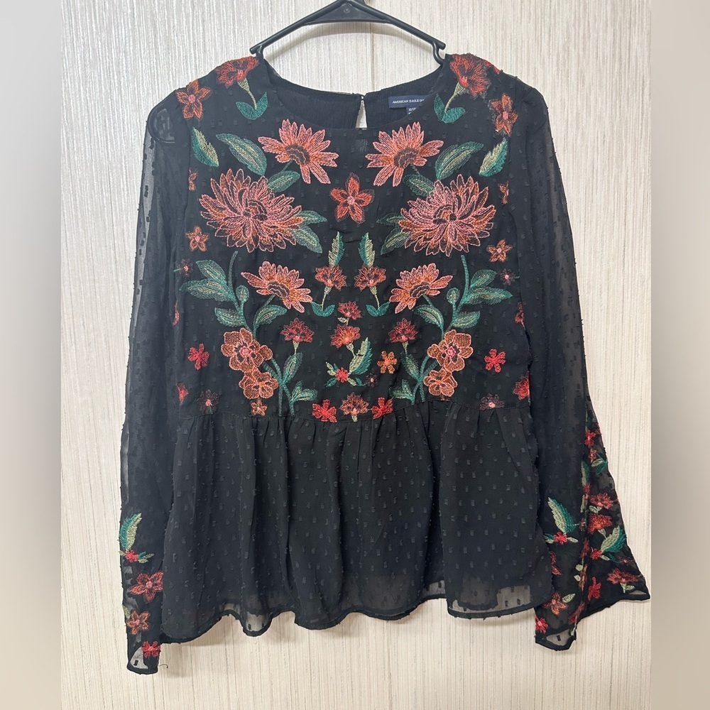 American Eagle Floral‎ Embroidered Peplum Top Size XS
